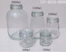 建議用玻璃瓶玻璃罐來裝糖、油、鹽等